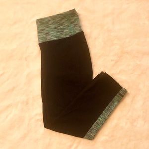 Athleta Cropped Legging